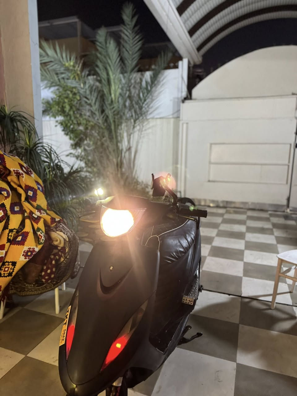 السلام عليكم شباب اليوم اجتني ماكس عدله للبيع امانت الله الماكس نضيفه ما مفتوحه بوشه 49 الدراجه مال رمبه ماخذه من الحاويه الدراجه نضيفه كلش شلعه ومعدل الكهربائيات كلهن شغال ماكو شي طافي الدراجه كامله ما بيه نقص برقي 
(السعر خاص ). رقم الاستفسار  ***********
