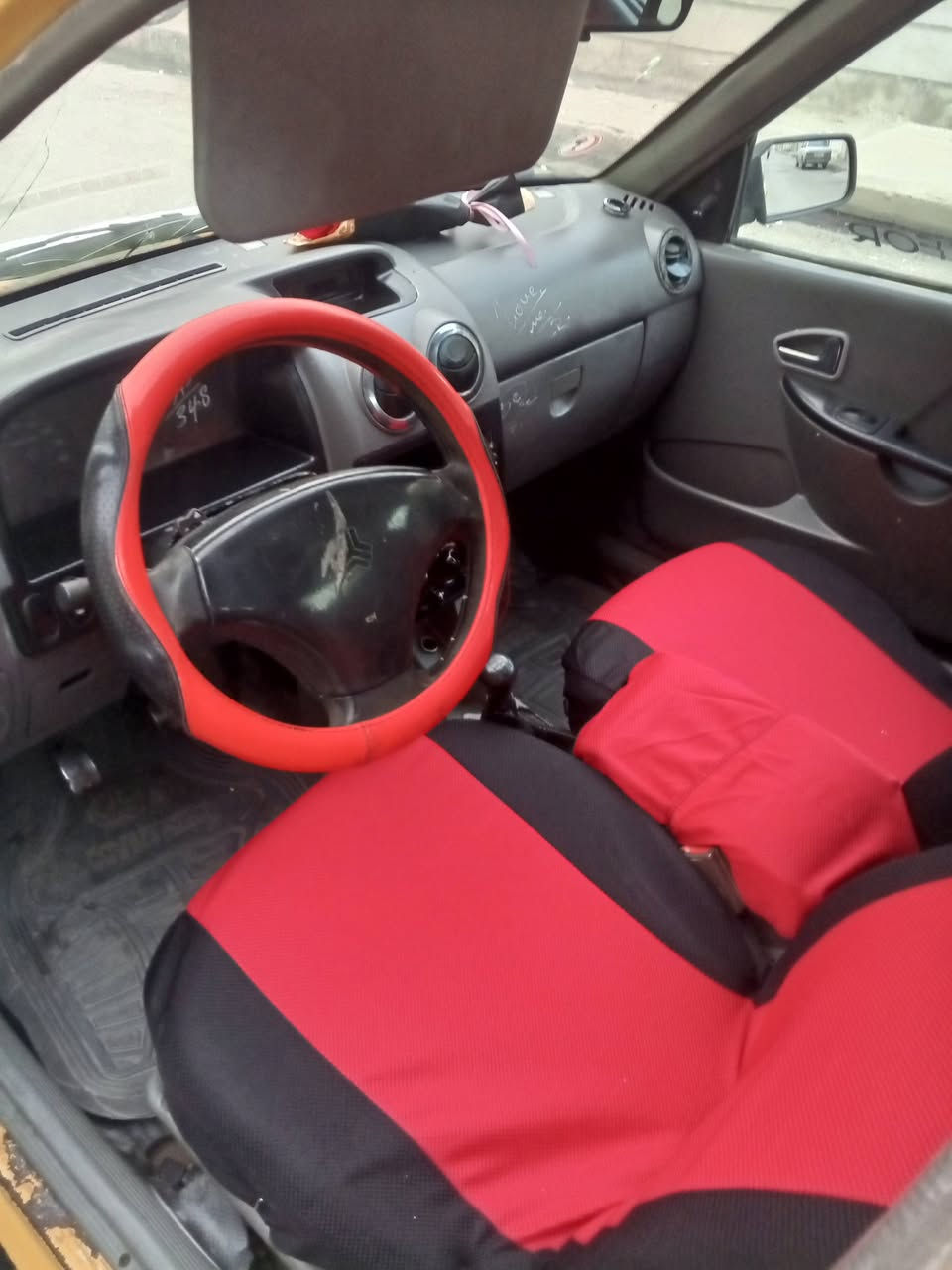 سايبه للبيع 2014  محرك مازده السعر  25 بيها مجال  
المكان الجانب الأيمن ***********
