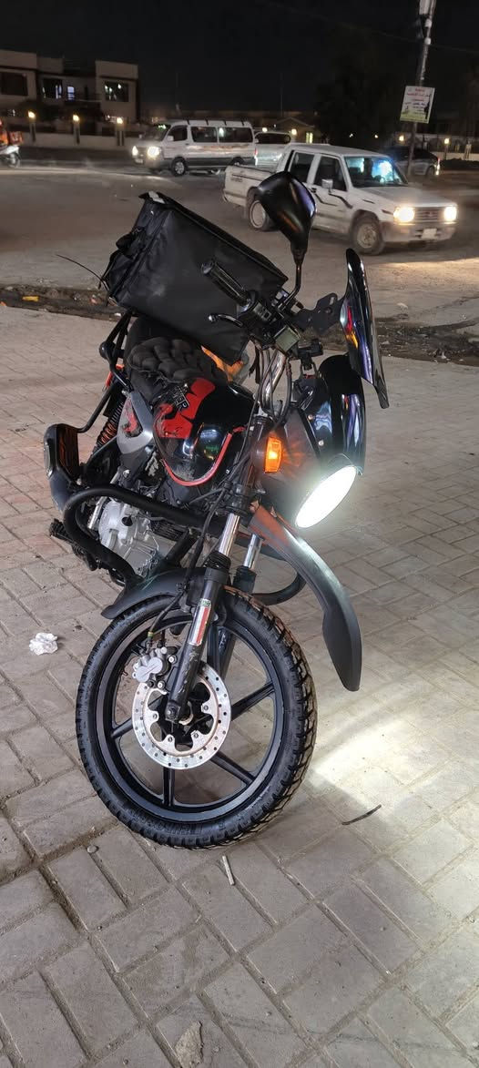 دراجه بوكسر مو ديل 21 مرقم تحويل نفس اليوم للبيع 1950وبيها مجال رقم ***********
