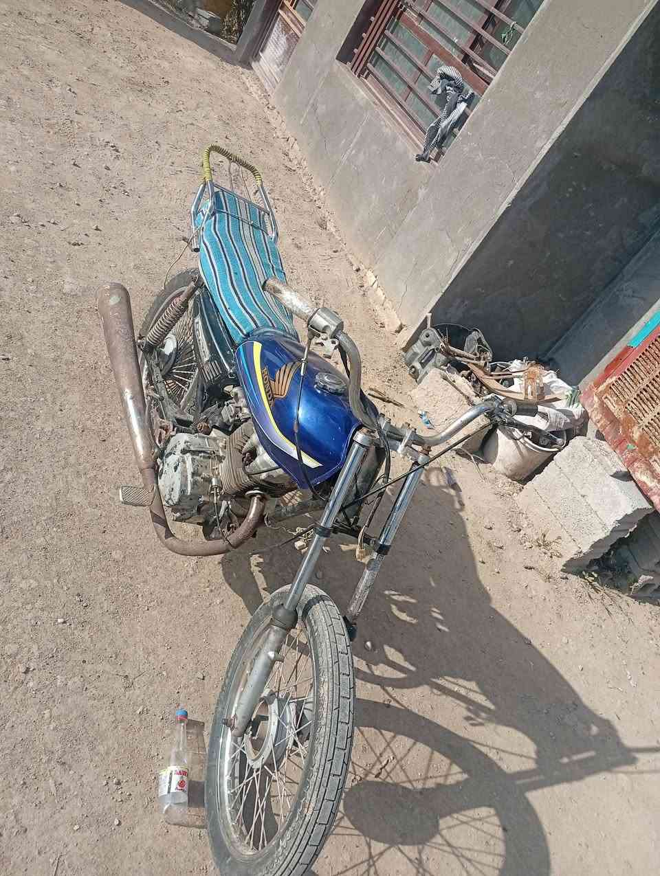 سلام عليكم دراجه البيع كاطمه والف السعر 150 بيه مجال حك الجيه***********كلك
