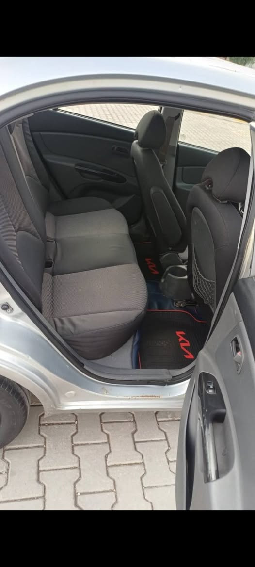 السلام عليكم سيارة للبيع نواع كيه ريو موديل 2009دوات دوات دوات بيه كصه جنطه متومه طبق الأصل أربيل السعره 30ورقه وبيه مجال سيارة مكينه كاز كاز كير مكفوله حدي جديد كهربيه كله شغل وسياره موجود في محافظة البصره واني مكلف بلنشر نتصل على رقم موبايل ***********
