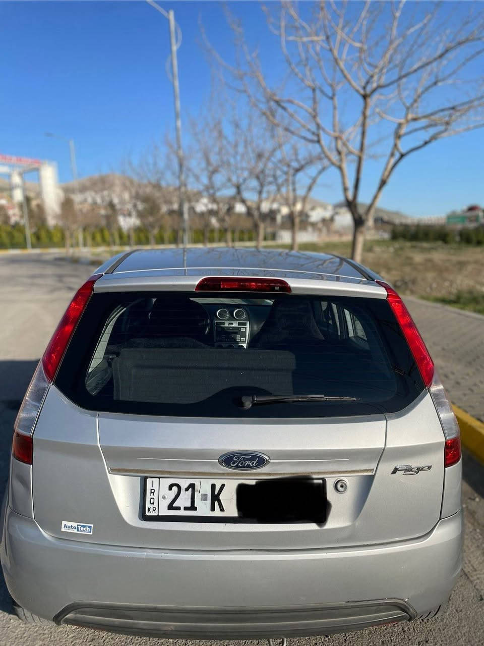 فۆرد فیگۆ 2013 ئەمریکی
گێرومەکینەی بە شەرت
یەک چەمەلەغی و پەڵەیەک بۆیاخی هەیە و کەمێک سارد 
گێر ئوتۆماتیک تەبرید سارد و 
گەرم
بەشەرتی تەحویل و غرامە
ڕەقەمی تازەیە بەس سەنەوی بەسەرچوە  
چوار تایەی تازە
٧٥$ و معاملە
0770 472 4664
0751 050 1898 السليمانية, العراق
