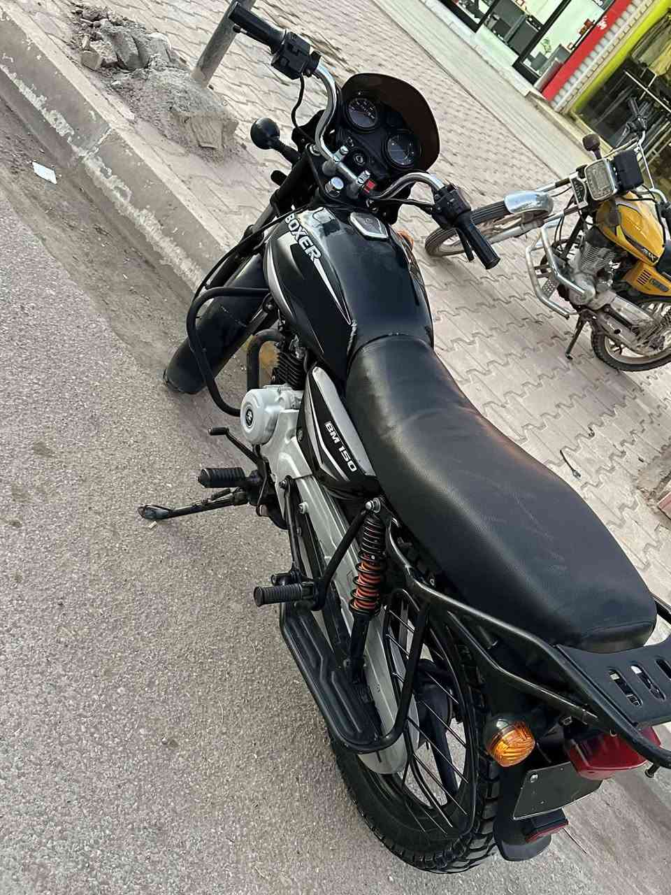 السلام عليكم دراجة بوكسر موديل 2023
اوراق اصولي المحرك مكفول 
السعر خاص مكاني الطارمية 
***********
