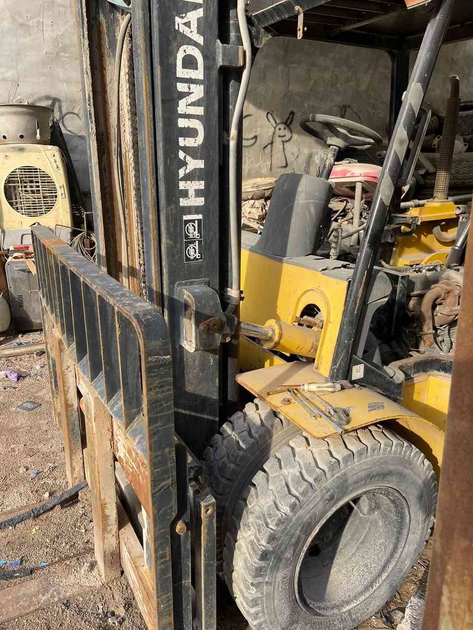 السلام عليكم
رافعه شوكيه 5 طن هونداي 3 حركات مديل 2012 حاله الوكاله جديده جداً تخم تاير رقم بصره تحويل مباشر بيها نقص مضخه هايدروليك وجوز الكير ومروحه المكان البصره الزبير  السعر 70 ورقه. ***********
