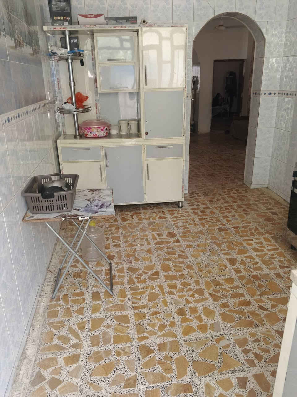 بيت للبيع شارع 72شارع مولده ضفير
المساحه 150متر 
***********
ادمن وافق رحمه الله والديك
