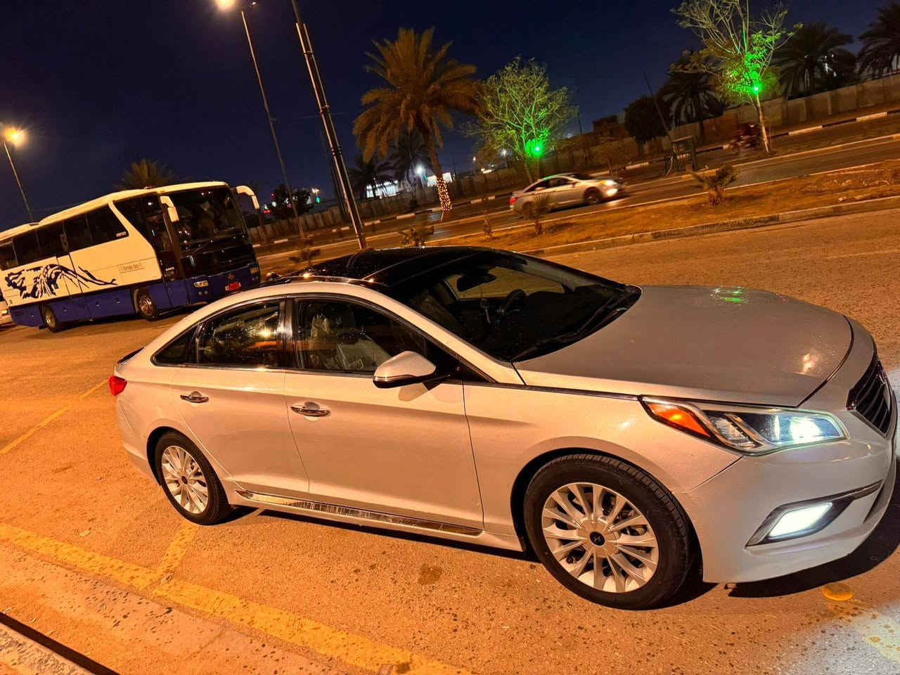 سلام عليكم البيع سوناتا موديل 2015 وار أمريكي مكينه 2400 فوال موصفات واحد على واحد بيها جاملغ وباب دور مال جاملغ خلفي فقط شرط سونار بدون دواخل السعر 130وبيه مجال شراي مكاني كربلاء اتصال ***********
