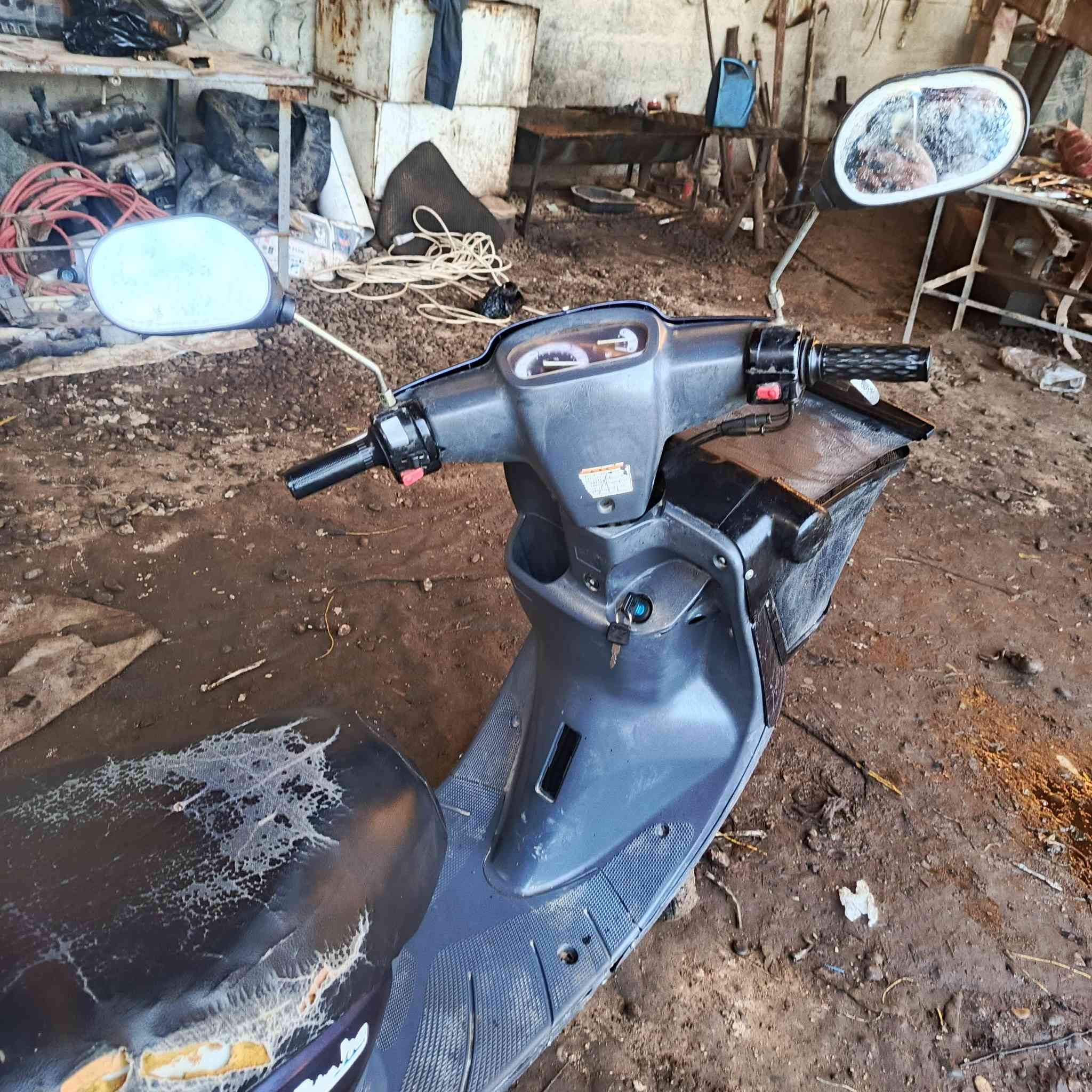 السلام عليكم ماطور 60 بزون نفخ الماطور نضيف محرك جديد كلجات جدد الماطور نشط هندر واحد يشتقل السعر 150 وبيه مجال المكان الحوريه رقم الهاتف ***********
