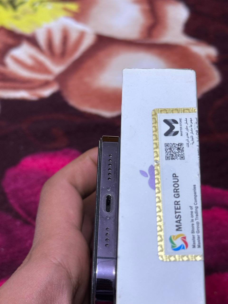 السلام عليكم للبيع ايفون 14Pro Max عربي AA/A ماستر  ذاكرة 256بطارية 100 مستبدل شاشة وبطارية وكالة الشاشة الوانها طبيعيه وحلوه ولمسها سلس ملحقاتة كارتونه  مطابقه مكاني كوفة ناحية العباسية
*********** السعر /665
