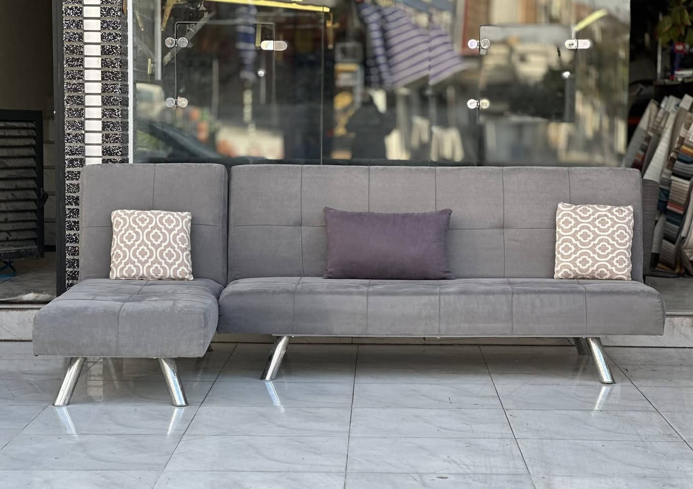 كورنر  تركي  ماركه FUTON   من هوم اسطنبول نضافه جيده جدا    هيكل بل كامل حديد  مقعد طبي فول  بوليستر قماش كتان  نضام السرير  كلش  واسع  قياسات الكورنر 260 سم 150 سم والقيسات عكس يمين ويسار عنوانه أربيل زانكو 99 قرب مطعم كص سنگر يوجد توصيل ل بغداد ولباقي المحافظات *********** واتساب فقط (علي )
