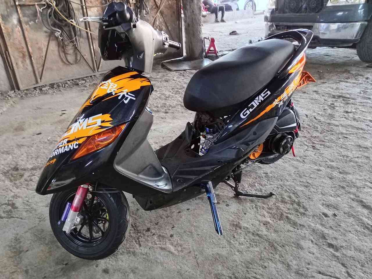 سلام عليكم للبيع محاجه احجي عل تزويد البيه مبين بل صور مكينه وخارج مزوده مكاني بغداد حي العامل سعر خاص رقم ***********
