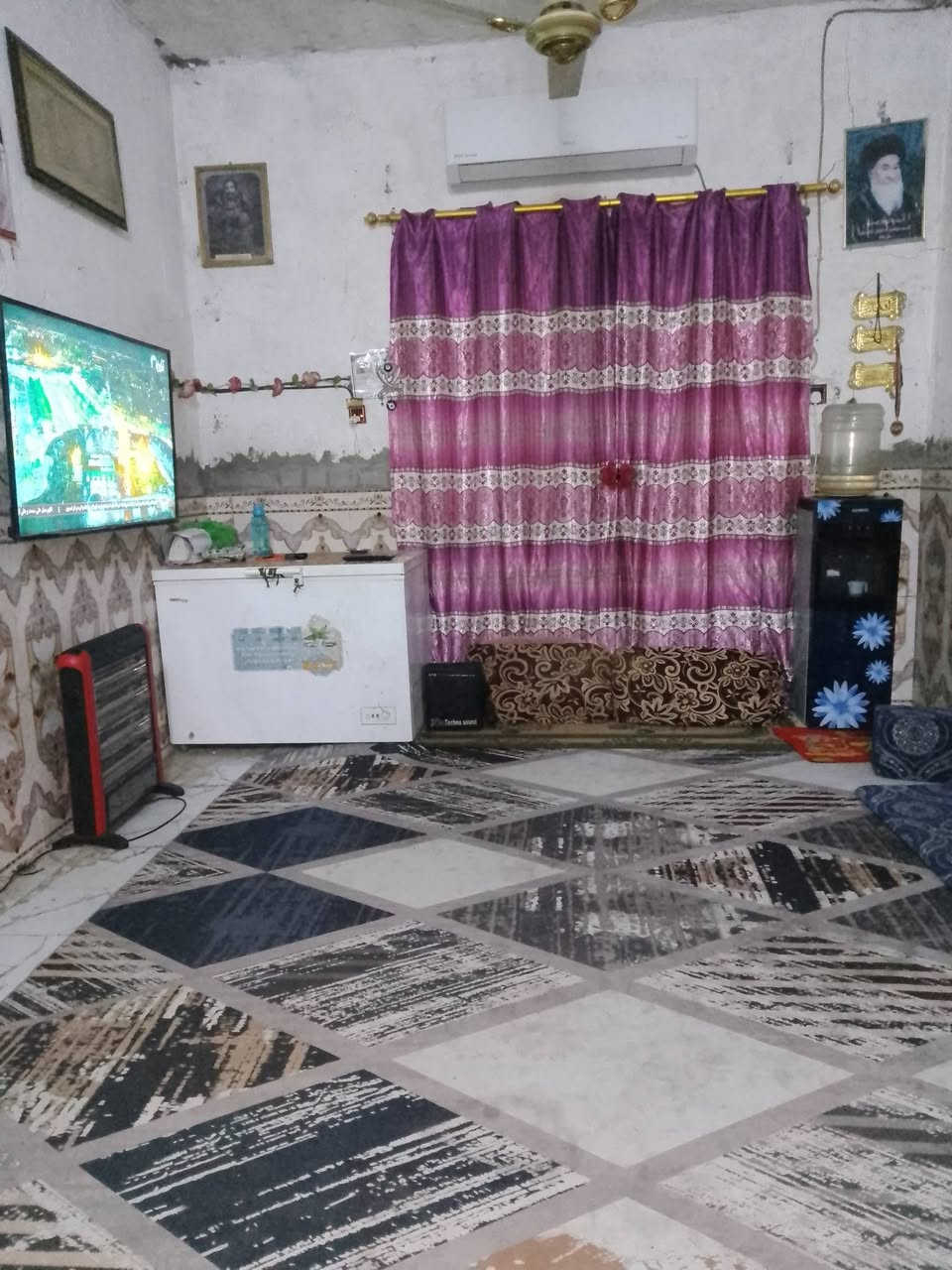 بيت زراعي للبيع مدينةالصدرخلف السده مساحة 110م نزلت البدور سعر32 بي مجال 
تلفزيون *********** مقابل الحسينيه
