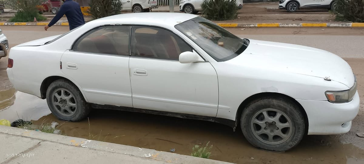 السلام عليكم كرسته شيزر للبيع موديل 95 لون أبيض رقم بغداد مكفوله من الكصه ونقل الجثه والضربه سنويه لغايه 2027 تبريد ثلج مكينه ونجي وكير كفاله تخم تاير جديد  تحويل ثاني يوم السعر ٤٠ ورقه وبيه مجال للاتصال ***********
