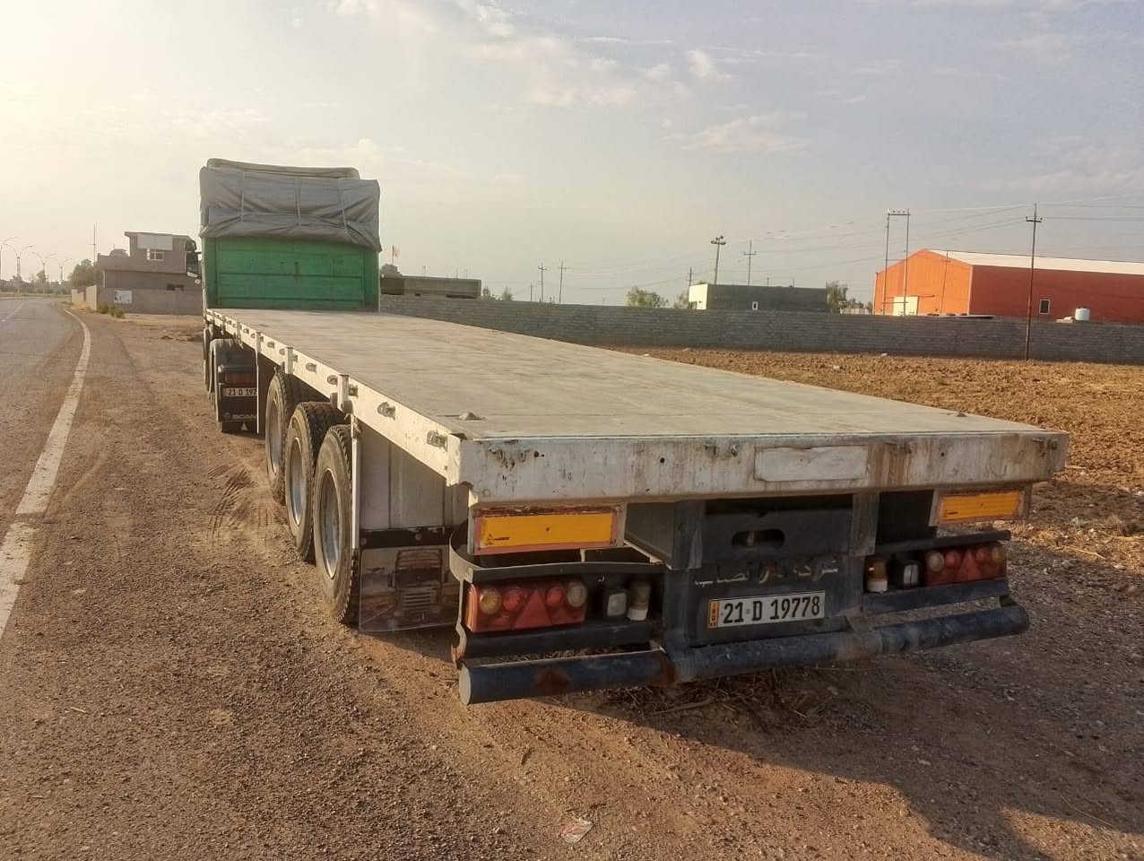 اسكانية للبيع عربانة مربوطة وراها موديل 2007رتيادر ثلاجة كير اوتماتيك عربانة جوانب***********
