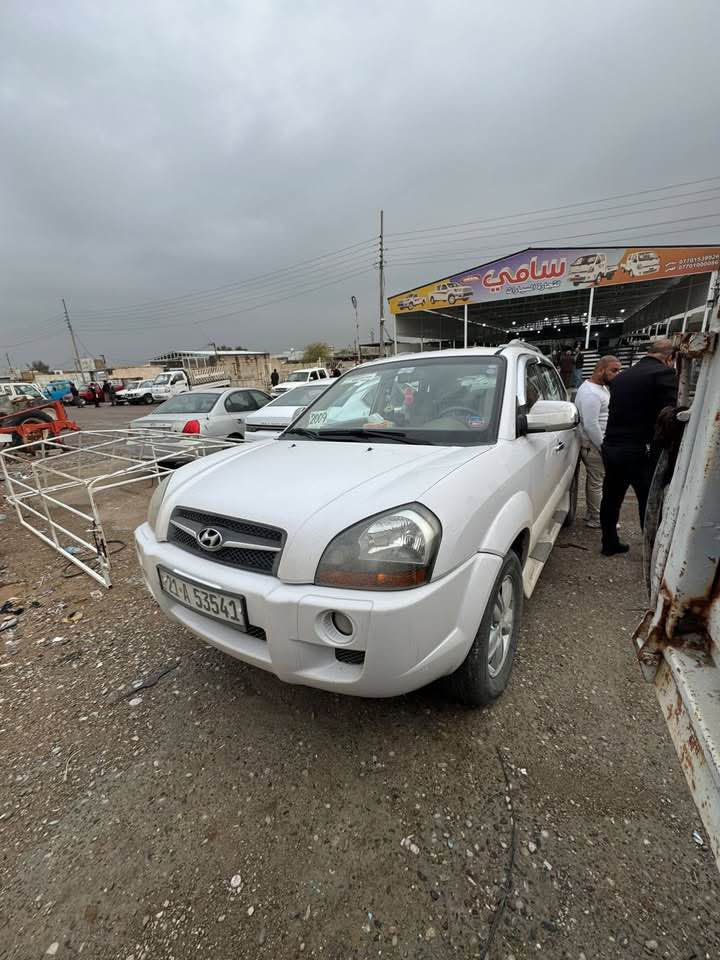 سلام عليكم توكسن للبيع موديل 2009 ✅
كير مكينه شرط سنويه جديد دفتر بانزين بي ✅ 
سياره قطره صبغ مابي ولا تعديل ✅
سياره ماشي 186الف حقيقي ✅
العنوان كركوك رقم هاتف *********** كركوك, العراق
