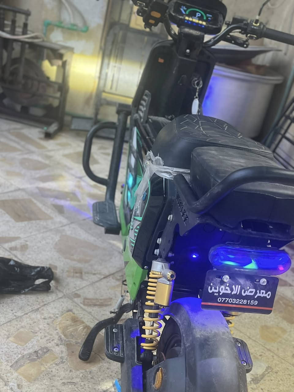 دراجه r9 rs ام الصندوق دراجه جديده بعدها بـ تراب الشركه ماشيه 6 كيلو فقط يعني اخت الجديده بصمات وسويجات كاملات بطاريات بعدهن بجيسهت يعني كتلك أخت الجديده رايدها 560 وبيها مجال قليل المو شراي لا يراسل ***********

