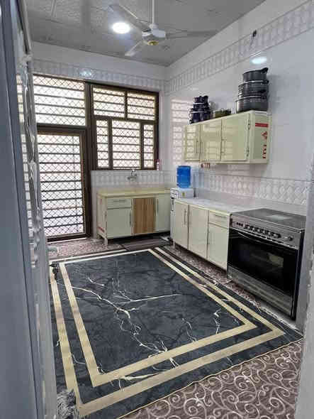 بسم الله الرحمن الرحيم
دار للبيع في الصقلاوية الشهداء الثانية يبعد شارعين عن الشارع العام 
مساحة القطعة 300 طابو صرف سند بناء مشتمل 150 متر والقطعة 150 حديقة خارجية 
بناء حديث 2024 طابوق جمهوري 

مشيدات الطابق الاول غرفة +صالة + مناور عدد2 + مطبخ + استقبال + صحيات خارجية مشترك (حمام + صحية)
حمام  داخلي +صحية داخلية 

الطابق الثاني بيتونة  وصالة كاملة + بقية الطابق غرف 2 هيكل بدون سقف السعر135
للاستفسار : ***********
