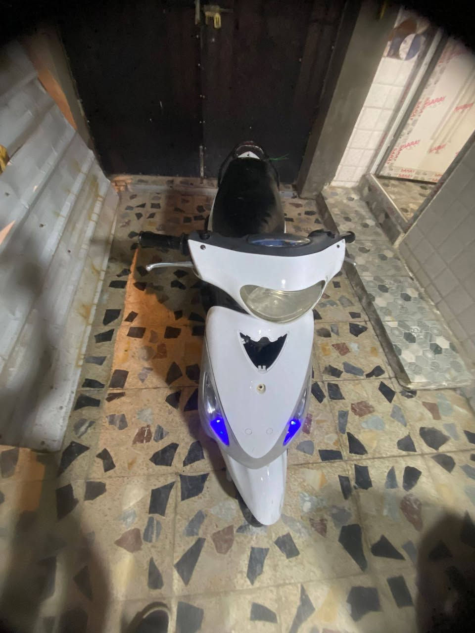 السلام عليكم ماكس منغولي بلادي من الطول لطول شلعة معدل حلوة دبلات حلوة كهربائيات كلة شغال نقصهة برغي لصالنصة طك التورنجي ب ٥ يسوي التواصل خاص او ***********
