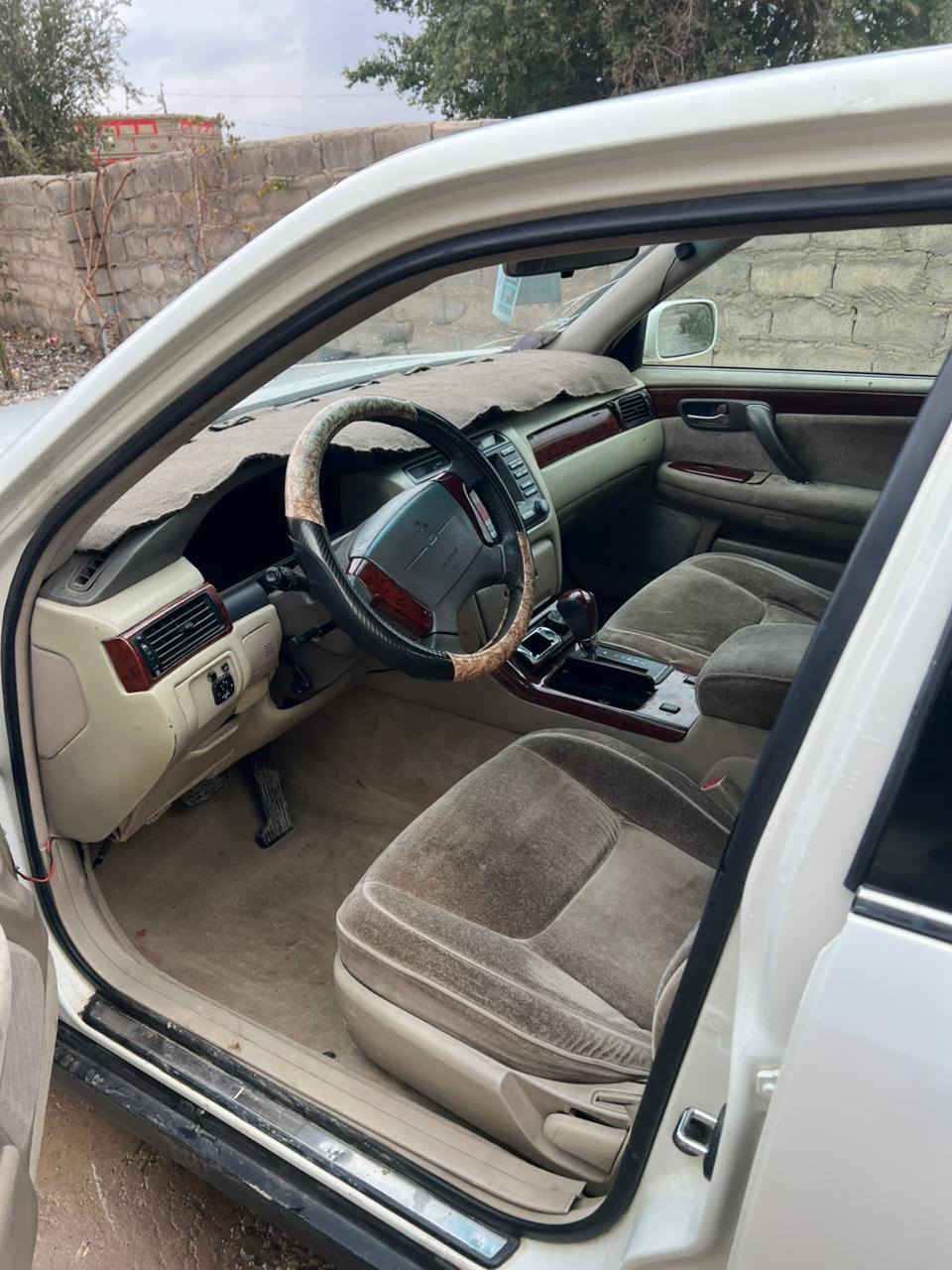 السلام عليكم ملكه 
2002للبيع 
محرك كير شرط 
تدفئه تبريد 
مري شفط 
دكمتين 
صدر نص عمر 
السعر 27 بيها مجال
***********
