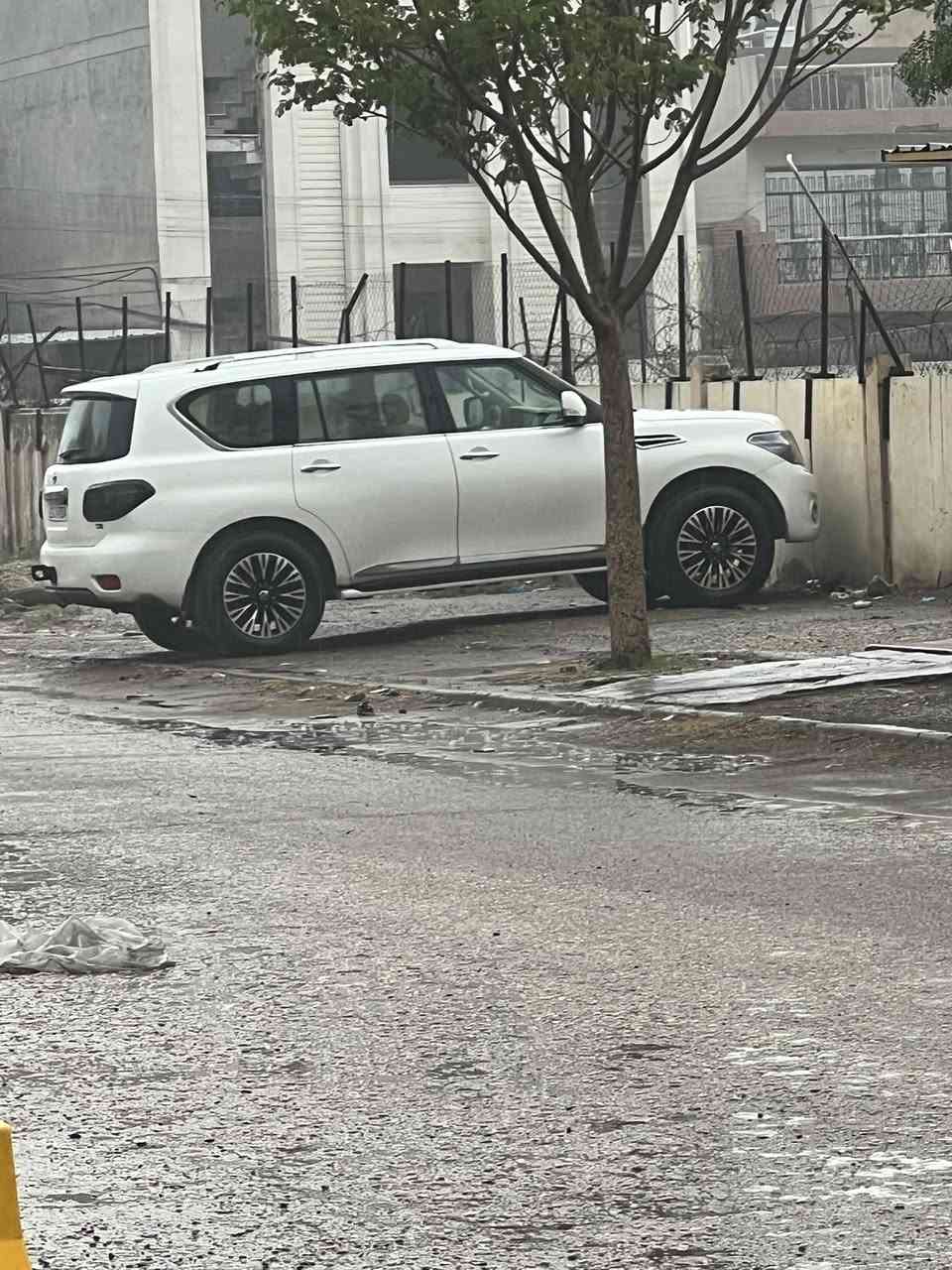 السلام عليكم من رخصه اخونه الأدمن  سيف العرب نسيان باترول للبيع فقط موديل 11 صبغ عام كشر صبغ  بيدي صابغه  مكفوله من حادث شرط  بغداد بسمي من سنه 13 عدنه صبغ راقي تخم تاير صدر امامي خلفي جديد محرك صغير بي صوت يعني كايم يراد تبديل عنوان بغداد هـ*********** السعر 165 بي مجال
