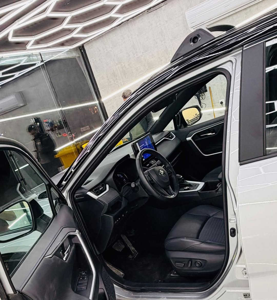 راف فور
موديل 24 
xse
فول مواصفات 
مواصفاته معروفه 
توكلر 
ماشيه 9 الالف  
حادثه موضح شويه صبغ بالجنطه فقط 
دواخل ايرباكات سليمه 
واي استفسار 
اتصل واني حاضر 
الاتصال 
***********
مكاني بغداد المنصور  
السعر  278 ورقه 
جاهز ويه الرقم
