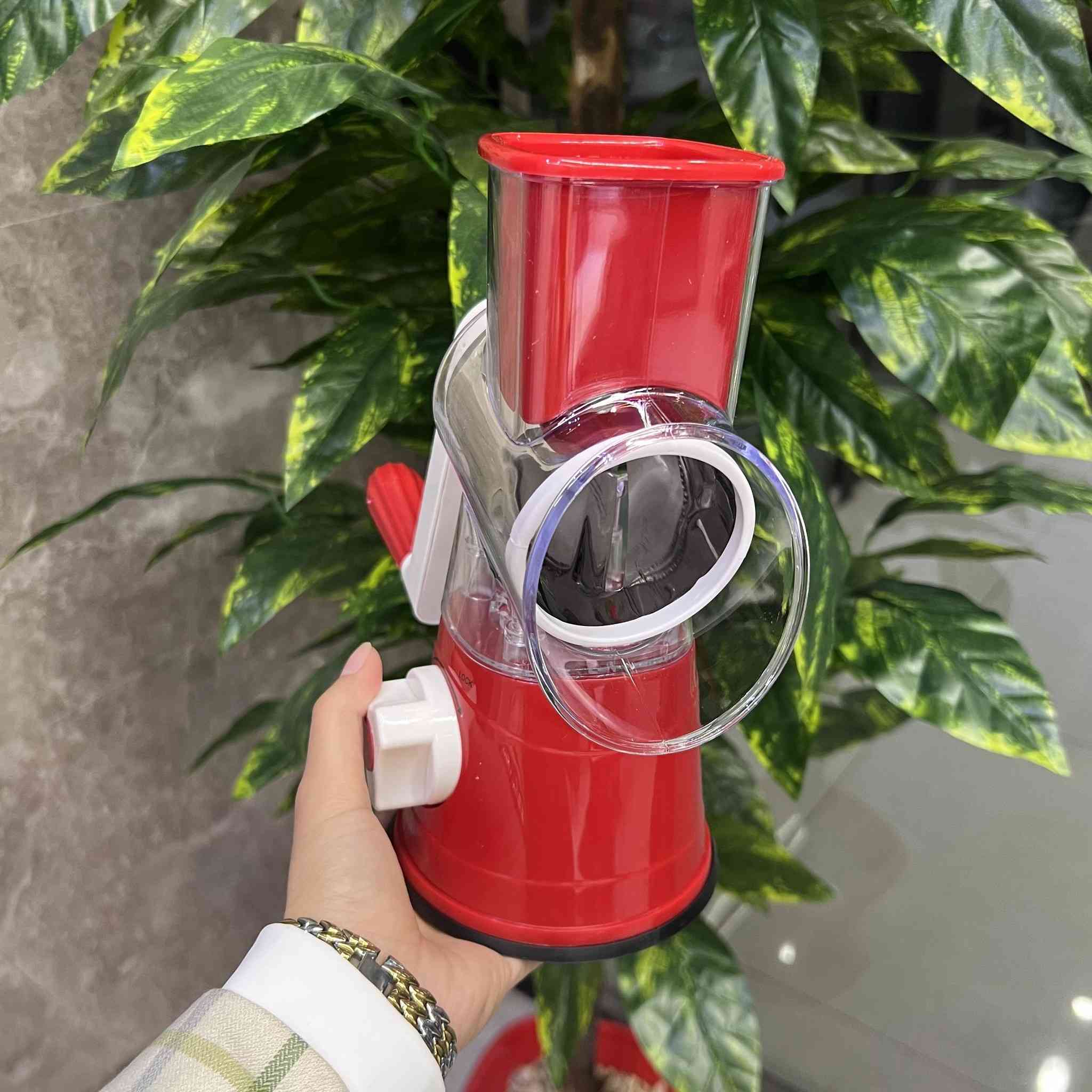 🧀✨ برش وتقطيع سريع وسهل لكل المكونات!

مبشرة يدويّة دوّارة بقاعدة شفط قوية تثبّت الجهاز على الطاولة 💪
3 أسطوانات من الستانلس ستيل: بشر ناعم، بشر خشن، وتقطيع شرائح 🥕🧀
فتحة واسعة مع دافع للطعام للحفاظ على أمان اليدين ✋
قابلة للفك والتنظيف بسهولة ♻️

خلي مطبخك مرتب وعملي بدون تعب! 🍴 السعر 15الف مع التوصيل


**إذا كنت صاحب هذا الإعلان وتريد حذفه لأي سبب، رجاءا أرسل رسالة إلى الدعم الفني**