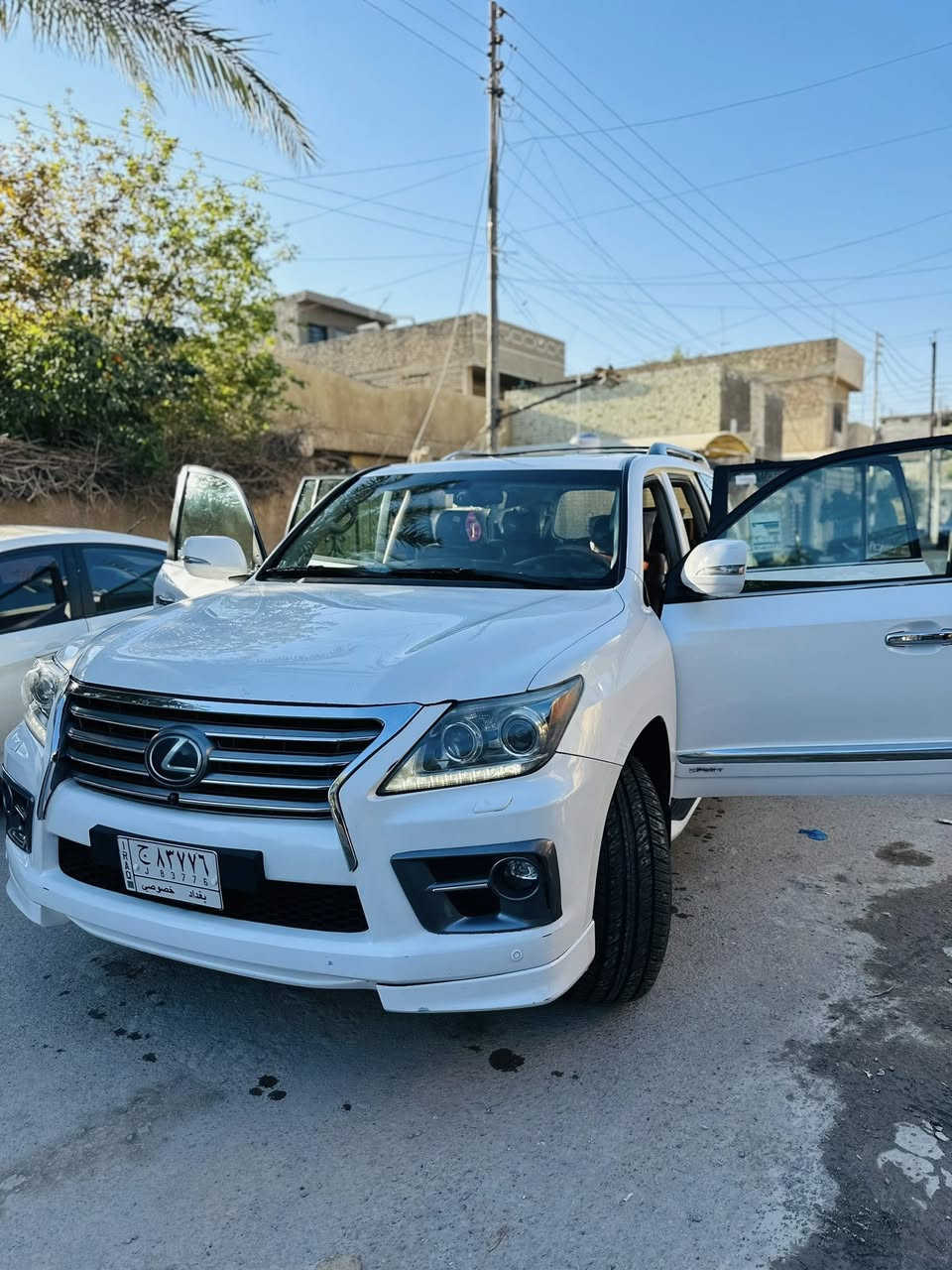 لكزز 2013بريم سبورت فول مواصفات داخل مشمشي سيارة كلين عده الدعامية الامامية بيها صبغ ***********
