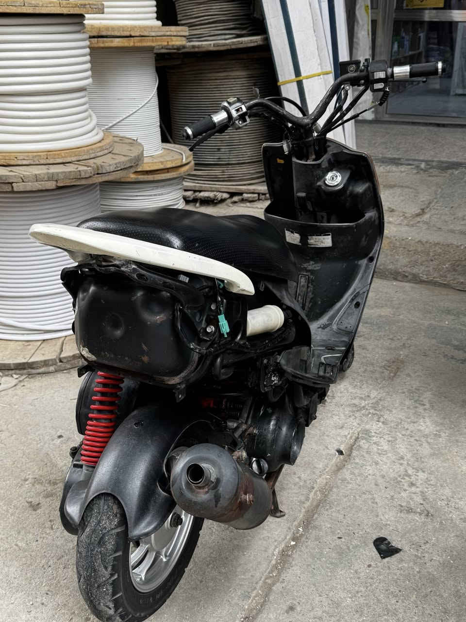 سلام عليكم ماكس عدله للبيع دراجه نضيفه محرك بلاد بيه نقوصات قليله بس السلف براغيه طاكه مخليله سبرنك مؤقت   يرادله فيلس فقط بكاني بغداد الكراده سعر 500 بيه مجال الرقم ***********
