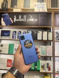 مستخدم ضمان لدى مركز العالمي العنوان الرمادي شارع السينما قرب مكتبه بغ...