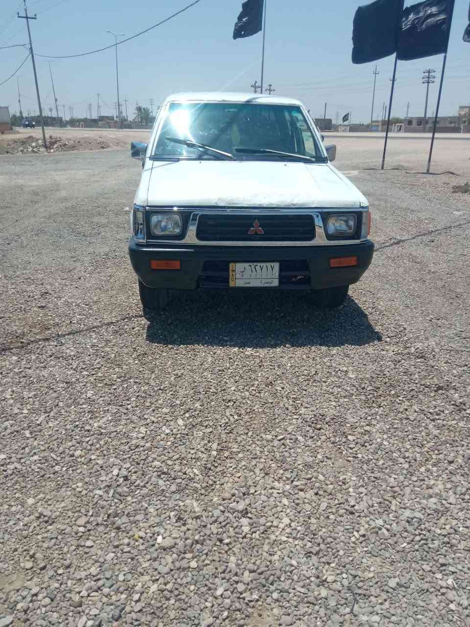 سلام عليكم بيكم مستوبيشي لبيع موديل 2000 رقم بصره سنويه منتهيه سياره جاهزه مكينه ونجي 4 اوتماتيكك تخم تأير حداده جديده  المكان البصره  الدير  الشافي ..***********
