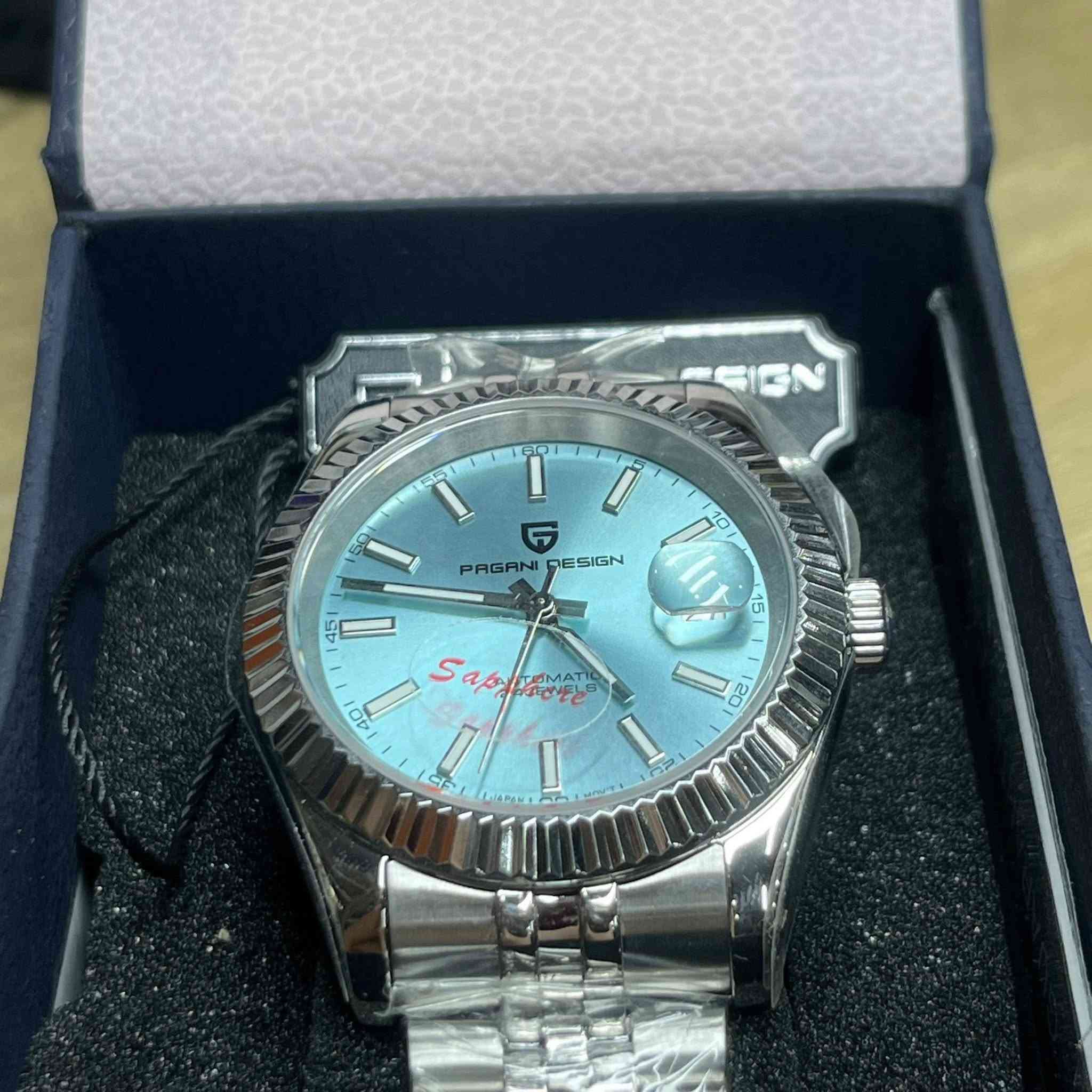 ساعة باغاني ديزاين أوتوماتيك 24 جوهرة بزجاج ياقوت (سافاير)  100متر تحت المأ الساعه اصلي موجود الرمز الي يحب يتاكد معروضه للبيع


**إذا كنت صاحب هذا الإعلان وتريد حذفه لأي سبب، رجاءا أرسل رسالة إلى الدعم الفني**