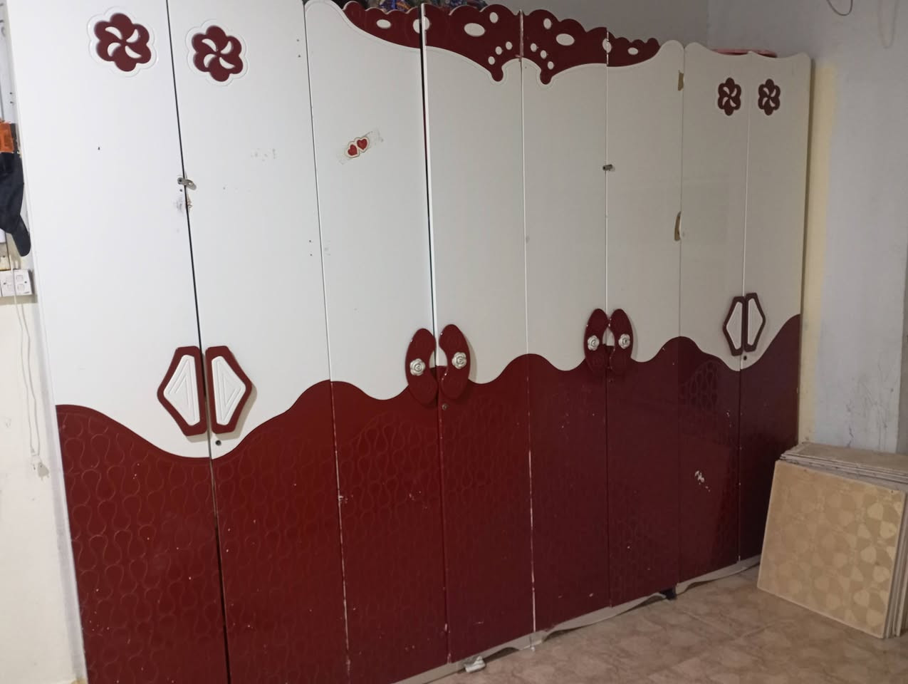 سلام عليكم كنتور تركي ٨بيبان للبيع العنوان بصره حي المهندسين السعر ٧٥وبي مجال واتساب ***********
