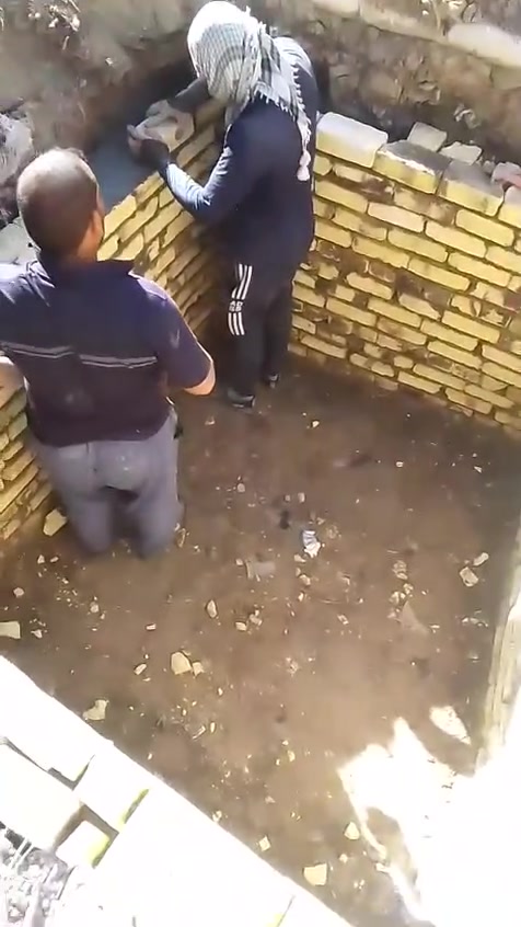 الى عنده سبتتنك حفر بناء صب اوصبت نضافه شغل حلو ومناسب ***********
