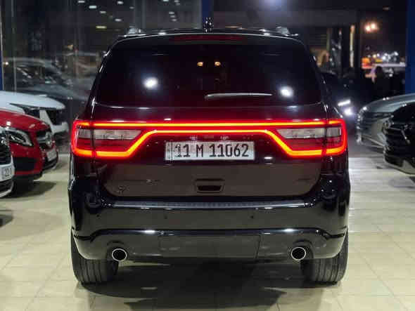 #المركبة : دودج دورانكو جي تي  GT
#الموديل : 2022
#الضرر : جاملغ امامي ايسر مع طرف البنيد
#الايرباك : بدون ضرر اي ايرباك
#الرقم : بغداد

#المواصفات : 

▪️السيارة : #دوج #دورنكو فئة GT 
▪️المحرك : 3.6L . V6  ( ستة سلندر )
▪️عداد المسافة : 21 الف ميل حقيقي
▪️حجم الويل : ويل كب حجم 20 مع طقم تايرات بحالة ممتازة
▪️مصابح امامية زنون مع LED مع كشافات دعامية زينون
▪️بصمات عدد 2 للأبواب مع بصمة جنطة وبصمة تشغيل وتشغيل عن بعد
▪️غرفة السيارة جلد أسود اصل 
▪️فتحة سقف ( سلايد روف )
▪️رادار امامي مانع تصادم
▪️حساس امامي اصل
▪️حساس خلفي اصل
▪️رادار جانبي
▪️مقاعد تدفئة
▪️تدفئة مقود القيادة
▪️كامرة خلفية دوارة اصل مع الستيرن
▪️شاشة الدشبول الحجم الكبير
▪️گير شفتر ستيرنك 
▪️تحكم فول كهرباء لكرسي السائق والراكب 
▪️ذاكرة كشن لحفظ وضعيات الجلوس ( ميموري )
▪️سستم صوت
▪️تشغيل عن بعد
▪️صندوق كهرباء
▪️صف ثالث من المقاعد 7 راكب
▪️دفع رباعي 4*4
▪️تحكم ستيرن جهتين بلوتوث وحاكية وكروس سرعة وتحكم صوت 
▪️نظام ABS مانع انزلاق
▪️السيارة جديدة وبوضع الشركة.

السعر المطلوب : 315 ورقة مع المجال.

 
الاتصال على : ***********
