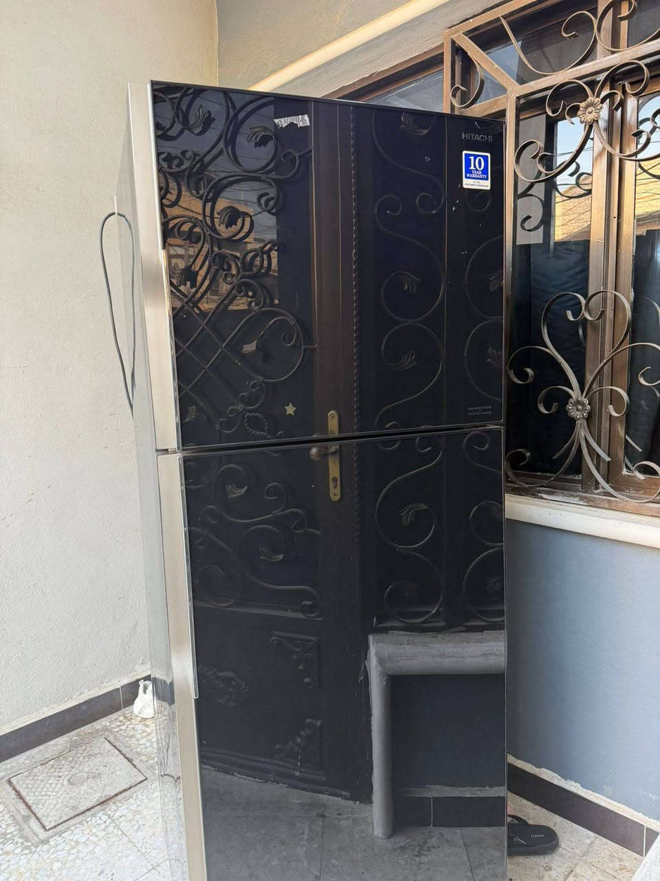 يتاشي ضمان 10 سنوات نظيفة جدا شخط مابيها  ب500. الاتصال ***********
