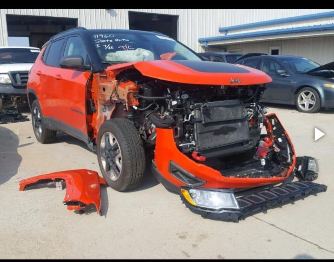 سلام عليكم للبيع جيب كومباس 2018  

سياره فول مواصفات واحد على واحد 
بنوراما بصمه كراسي كهربائية كشنات جلد يعني مواصفات فول فول
رقم بغداد الدولي 

سياره حادثه حلو شي بسيط
بدون تبديل وبدون صبغ غراضها كله موجوده اب امريكا يعني سياره ليبل واحد

سياره تو كلر لونيين 
اسود وبرتقالي 

مكان بغداد الزعفرانيه 
للاستفسار ***********
