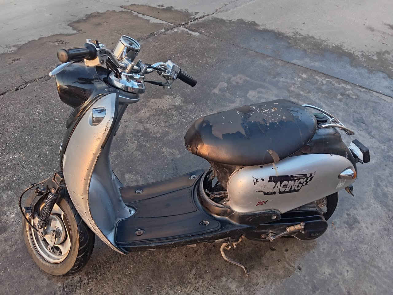 السلام عليكم مطار للبيع سلف وايرمانيه كلها شغاله محرك شغال السعر 150 وبي مجال  الاتصال على رقم الهاتف ***********
