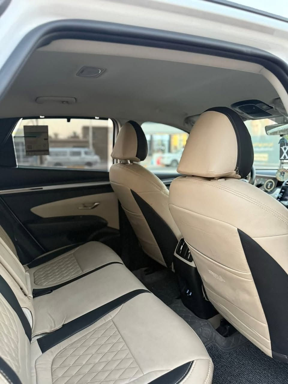 للبيع توسان 2024 كفاله عامه 
واردخليجي ، ،اللون ابيض، رقم سليمانيه محرك 2000،  جديده فول مواصفات عدى البانوراما 
ماشيه43 الف جديده تاير زيرو سبير منازل
1- كراسي كهربائي
2- حساسات امامية خلفية

3 - بصمة
4 - ويل كروم 
5 - اشاير بالمري

6 - دخول ذكي
7 - هاند بريك بصمة
8 - ثلاث انظمة قيادة ايكو سبورت نورمال 
9 - شاشة ايباد

10 - شاحن واير ليس مع منافذ USP إماميه و خلفية
11 - قطعتين تبريد 
12 - تحكمات ستيرن جهتين

13 - كأمرة دوار

14 - بردات خلفي
15 - الجام اوتو 
16 - مثبت سرعة
17- مري شفط
18 - لايتات دوارة امامية فول LED
19 - زنون لد امامي خلفي
—————————————
السعر 220وبيها مجال””✅
للاستفسار الاتصال ***********
العنوان : بغداد شارع فلسطين
