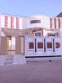 الدار للبيع المساحه 200متر بناء حديث درجه اولى في حي الغدير قرب ثانويه...