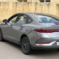 بي واي دي  موديل٢٠٢٥ جن بلاص   لون سمنتي داكن رقم نينوى الدولي مشروع و...