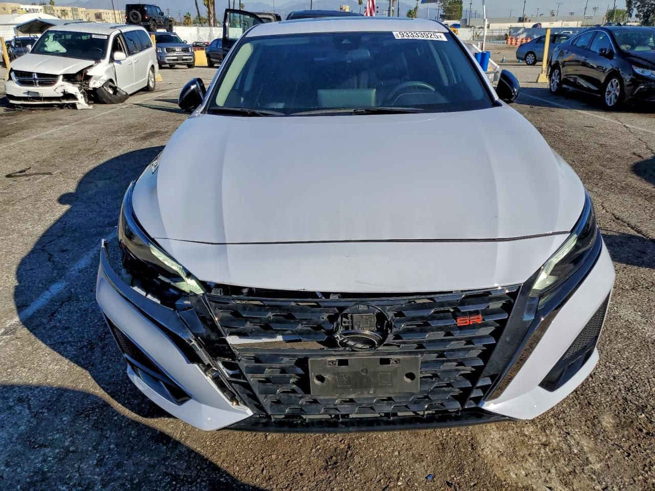 NISSAN ALTIMA SR + 2024
نرخی سەیارەکە بە زیادەی مەزاد و حەواڵەوە : ١٠٣ گەڵا
نقڵی ئەمریکا بۆ ئیمارات : ١٩ گەڵا 
نقڵ و گومرگی کوردستان : ٢٥ گەڵا 
کولفەی چاکردنەوە : ١٠ بۆ ١٣ گەڵا
خێری خۆمان ١٥ گەڵا 
کۆی گشتی :  ١٧٥ گەڵا
تێبینی / سەیارەکە کاتێکی کەمی ماوە بۆ گەیشتن بە ئیمارات ، سەیارەکە هەمووی لەسەر وەسڵ پێت دەفرۆشین تاکو گەیشتن..
0777 885 8481
