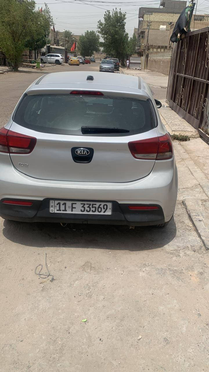 كيا ريو
٢٠١٨
رقم بغداد انكليزي 
ماشيه ٨٣
شاشه اندرويد
بلوتوث شغال
تبريد تدفئه شغاله
باتري جديد
حادثه امريكا جاملغ يمين امامي
مع جراد بالصفحه اليمين 
يعني ابيعلك صفحه
السعر ٨٦ ورقة و بيها مجال للطيبين
مكانها البنوك 
***********
