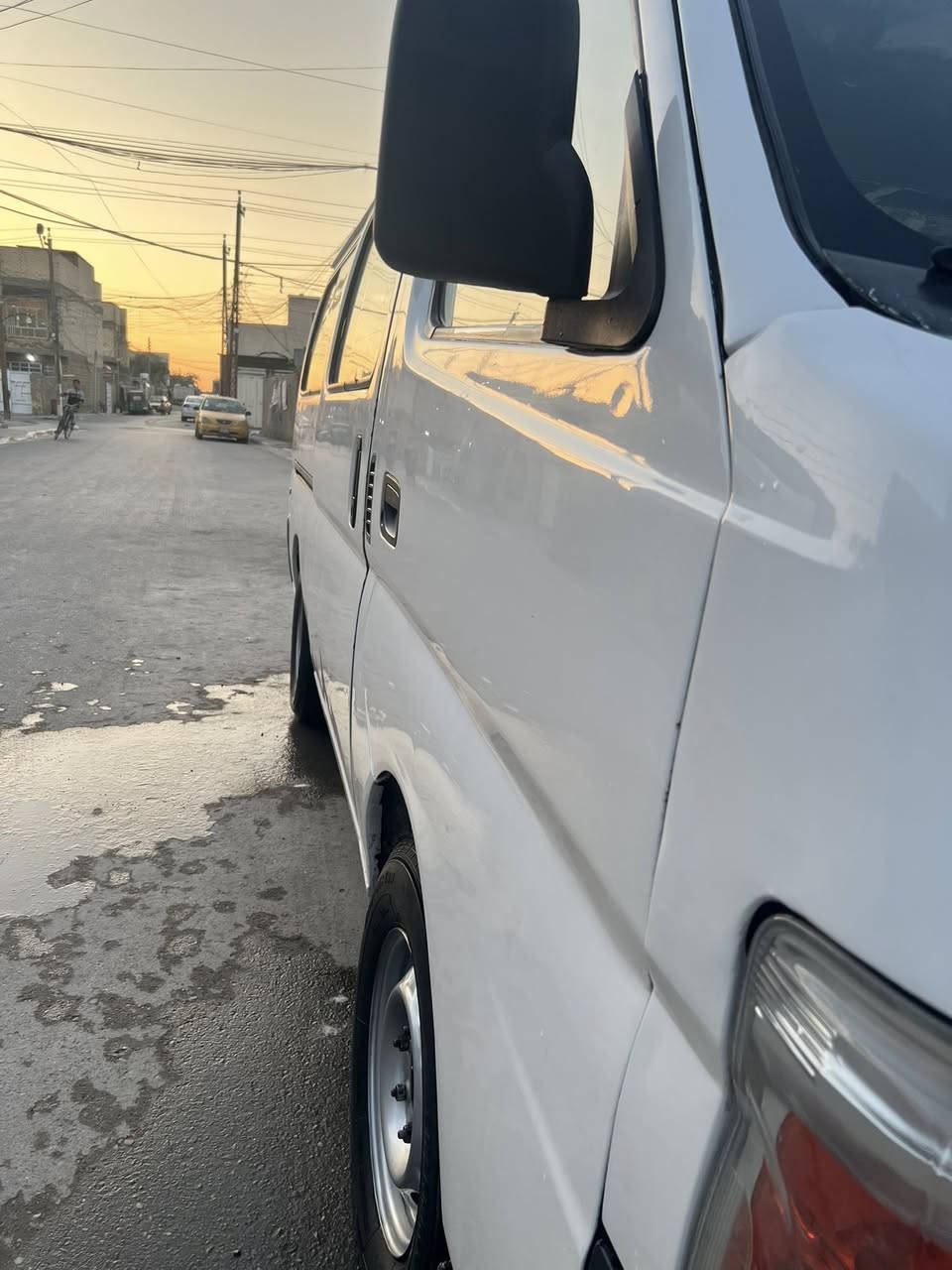 نيسان يورفان 2008 هزة وسنوية جديدة مصفرك من كلشي بيهة طخات بصيطة ومصبوغة حزام جمالية كير ومكينة ونجي صبختهة تخبل دوشمة عام رقم بغداد باسمي  ب 100 وبيهة مجال والمتفيدة لا يكسر بحلال غيرة *********** واتساب متوفر هم
