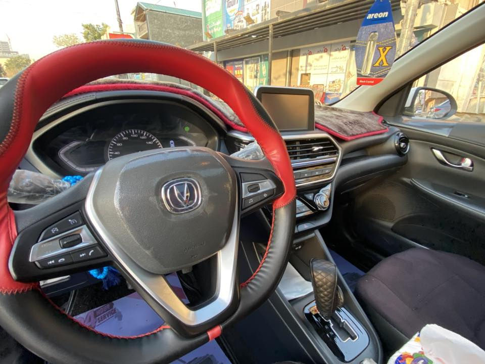 السلام عليكم
شانجان السفن L7 للبيع 
 ⁃ شانجان L7 
 ⁃ محرك 1500 اقتصادي
 ⁃ موديل: 2025
 ⁃ مكفولة .
 ⁃ ما تزال السيارة داخل الضمان، 6 سنوات 
شركة البخيت.
 ⁃ كل شيء بيها شغّال، ما بيها أي نقص.
 ⁃ شاشة، كامرة، حساسات.
 ⁃ مفتاح عدد 2 
 ⁃ رقم بغداد، باسمي. حره
 ⁃ مكان السيارة: بغداد الدورة
ماشية 16 الف زيرو 
 ⁃ السعر: 105$ يعني دفتر و5 ورقات
 ⁃ رقم الهاتف ***********
