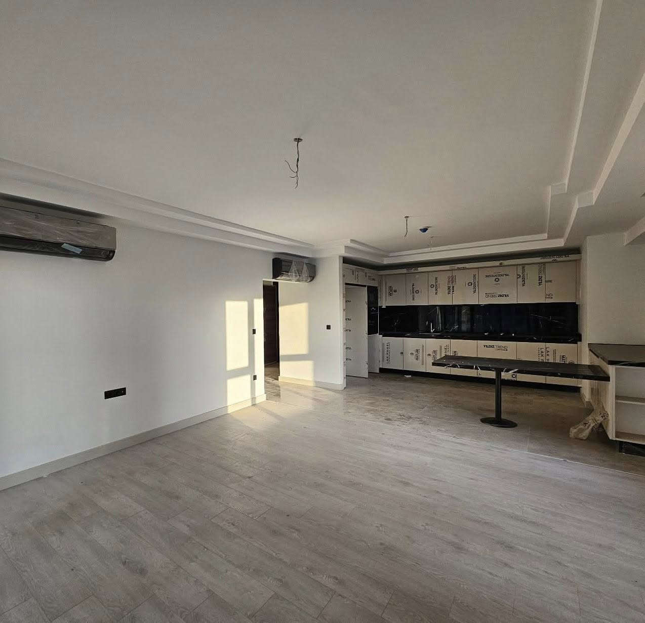 للايجار  او للبيع 

 شقە للایجار فی مجمع Rami Tower 
2+1 
سعر 650$

للأستفسار اكثر التواصل واتس اب 
0750 073 3838 
0774 037 3838
