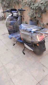 اخوان عندي هاي دراجة شحن سكنس  أخو الجديد نضيفه.       برغي ما مفتوح ب...