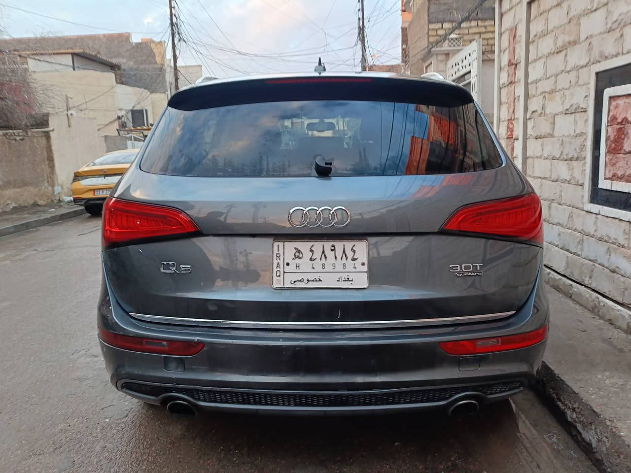 للبيع فقط 
السعر 95 ورقه للاتصال***********
اودي Q5 كواترو S line موديل 2016 رقم بغداد معوقين المده منتهيه التحويل ثاني يوم ابيع شرط التحويل
محرك 6 سلندر بلادي 3.0 محرك وكير مكفولات 
التبريد وتدفئه شغالات
بصمه . بانوراما . فور ويل .شاشه 
كشنات جلد كهرباء . تحكم استيرن . صندوق كهرباء 
تخم تاير نظيف الصدر الامامي وسط
مكفوله من الصبغ والضربه 
وارد امريكي التقرير نسبة غرق بسيطه 
السياره بامريكا تعمل وتسير صورة الحادث موجوده ويا الصور بالعراق بيها بارد بسيط
السياره مكفوله من اي مشاكل كهربائيه
المكان بغداد الزعفرانية
