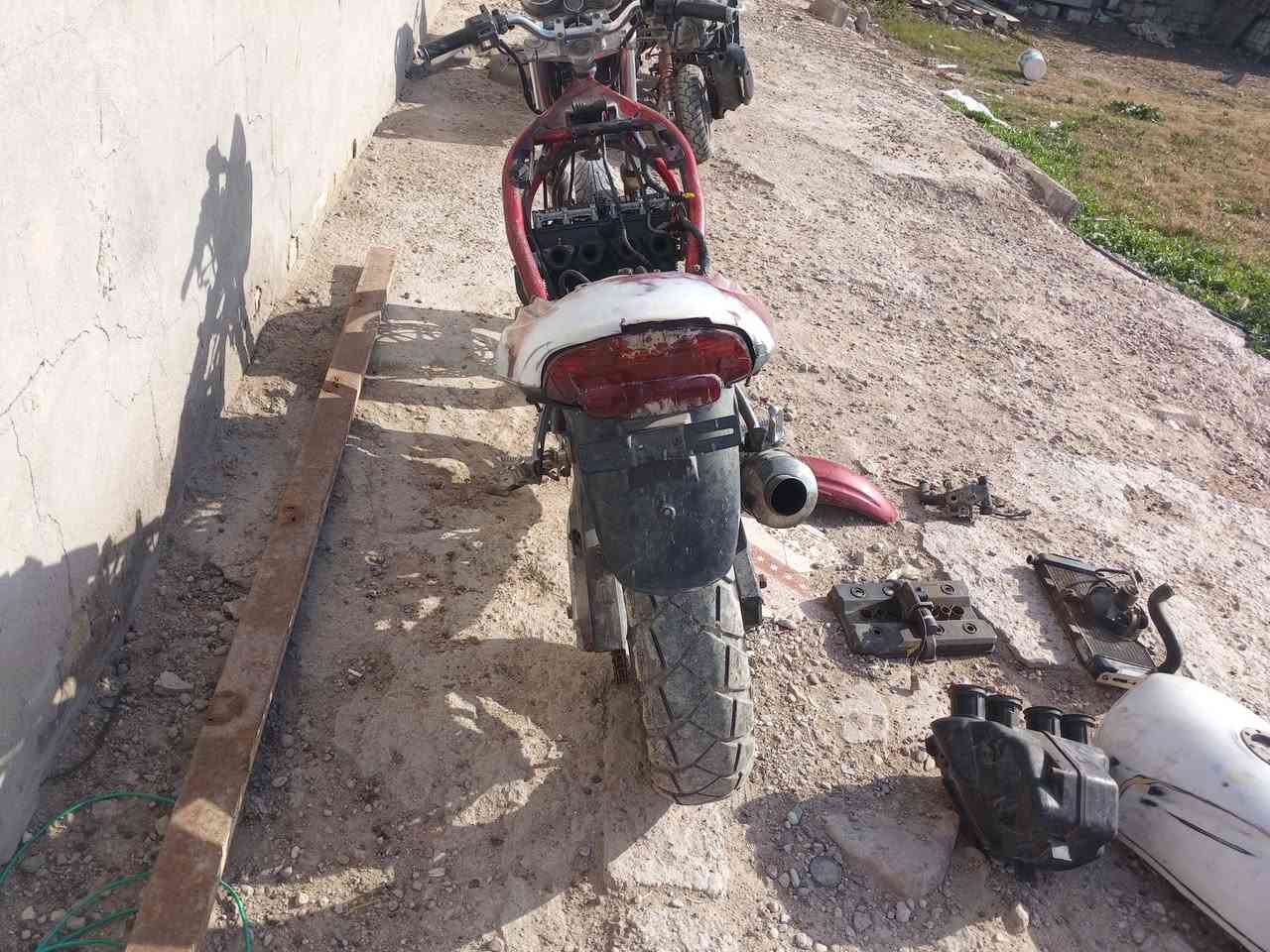 غراض دراجه بانده للبيع للتواصل علا هاذا الرقم ***********
