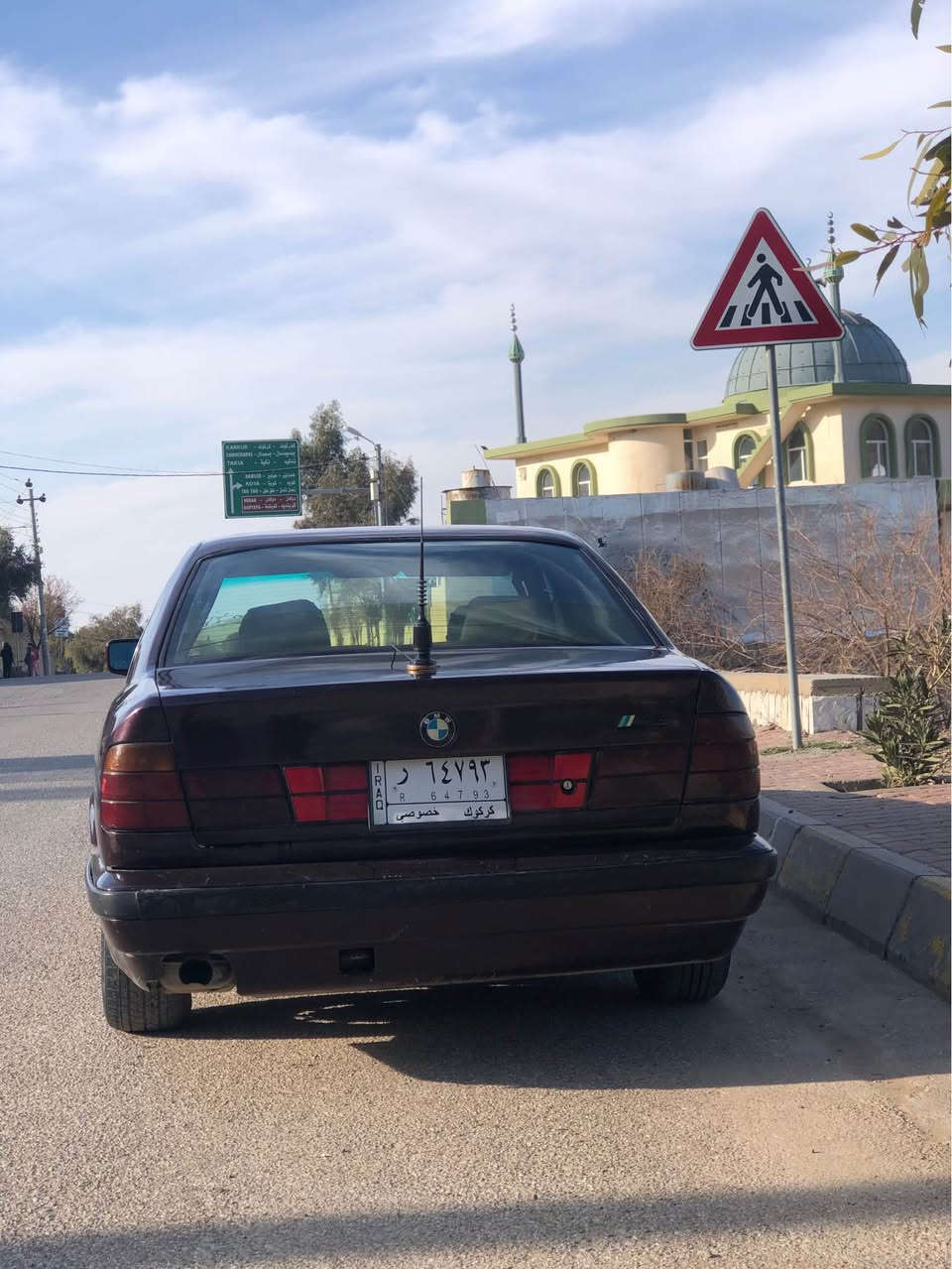 سەرەتا بەناوی خودا
بیئێم گێڕعادی مۆدێل 1991  520 سەنەویو وەکالە بەشەرت گێڕ و مەکینەی بەشەرت چوار جام کارەبا  تەقەو ڕەقەی نیە سەقفی موسە کارەبایی مەزبوتە زۆر بێکێشەو جایزە نرخی ٢٦ گەڵاو مەعامەلە
ژ.م ***********
***********
فایبەرو تێلگرامی لەسەرە Singapore
