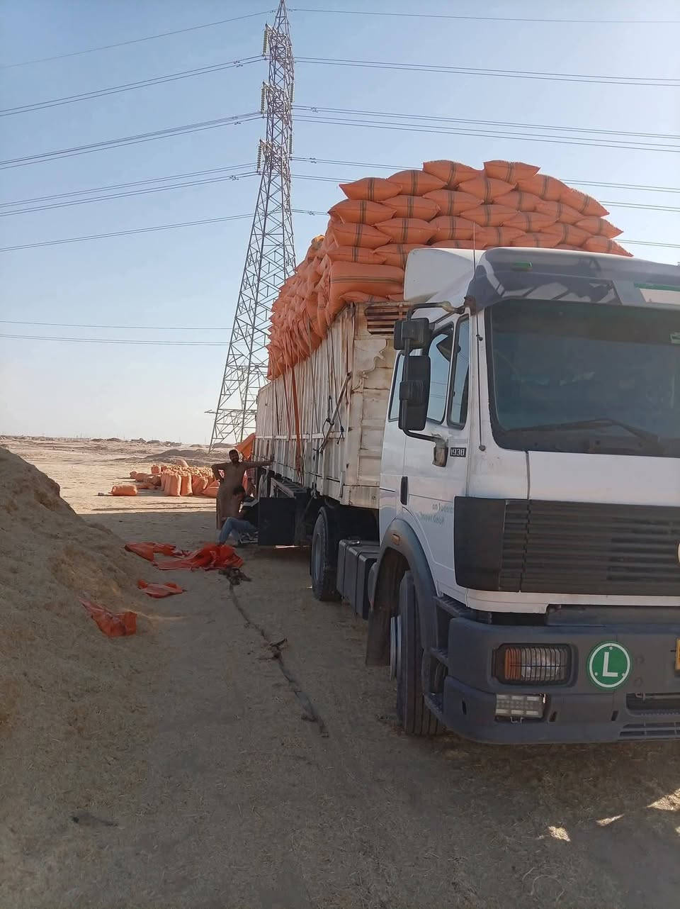 السلام عليكم
يوجد تبن للبيع شليف ابو 60ترس فول يوجد توصيل جميع جميع محافظة العراق  وسعربالمكان 3000 /او الاتصال على الرقم ***********
