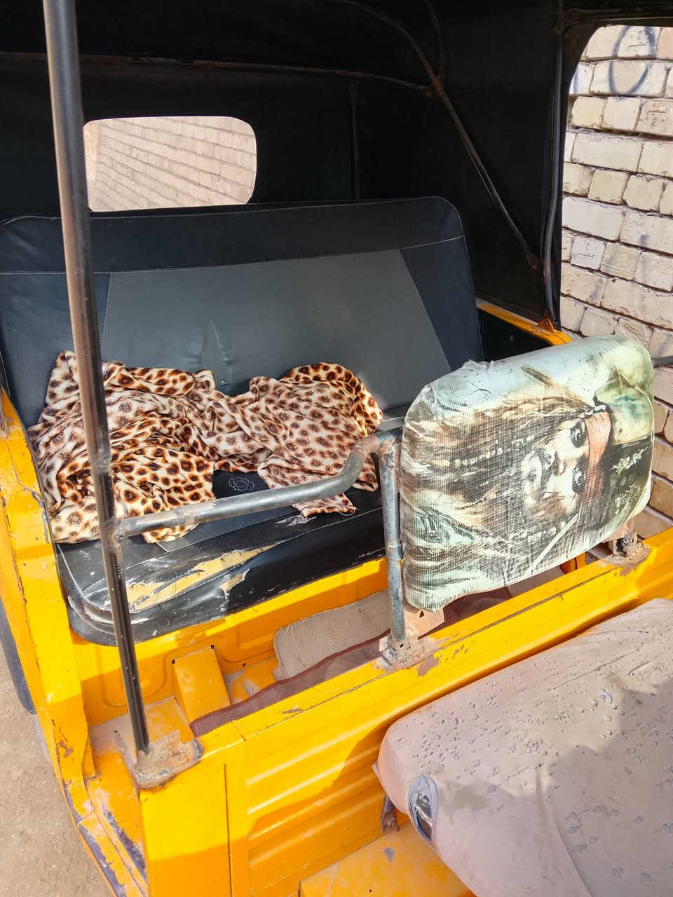 تكتك للبيع التكتك كدام عينكم نضيفه وتشتغل سلف ومكينه بلاديه مبدللها بس فلاوين نكرة سلف الصبح التكتك موديل 2019 والمكينه ناعمه تخبل والكشرة كدام عينكم نضيفه ماناقصها شيء السعر 1200 وبيها مجال العنوان بغداد الأمين الثانيه


**إذا كنت صاحب هذا الإعلان وتريد حذفه لأي سبب، رجاءا أرسل رسالة إلى الدعم الفني**